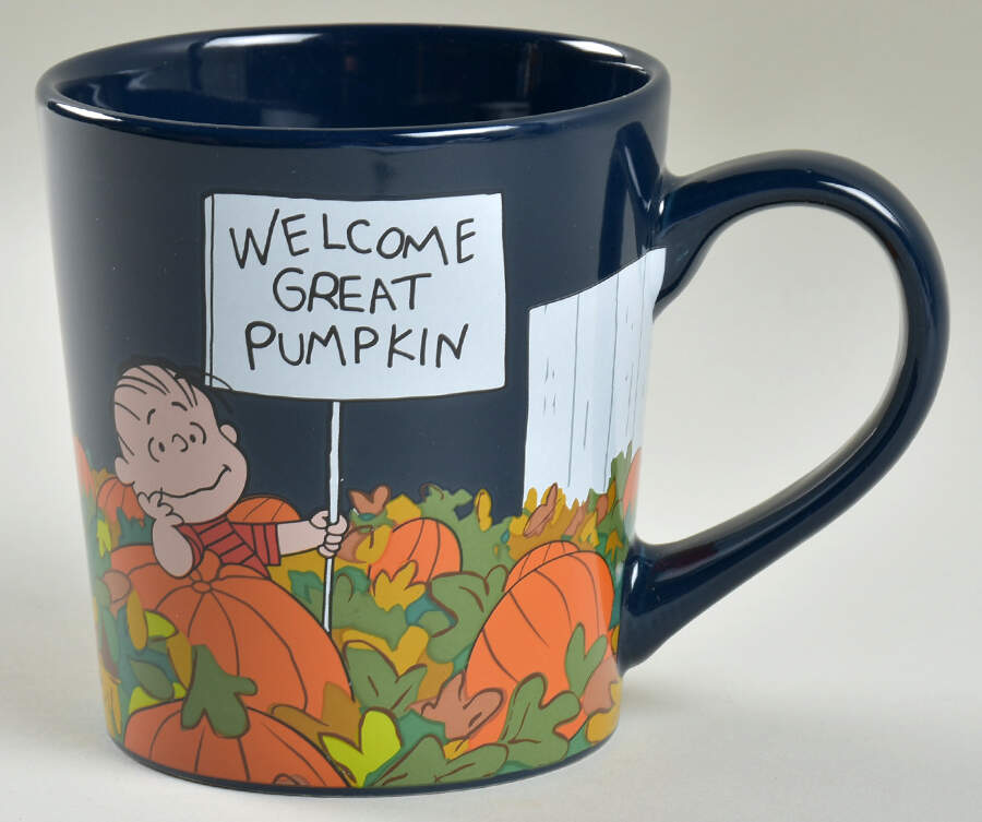 Peanuts Halloween Mug by Zrike-1