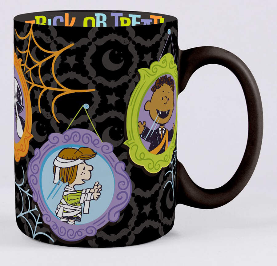 Peanuts Halloween Mug by Zrike-1