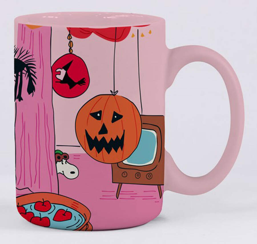 Peanuts Halloween Mug by Zrike-1