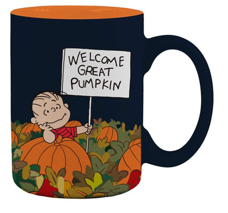 Peanuts Halloween Mug by Zrike-1