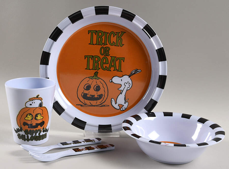 Peanuts Halloween (5 Piece) Melamine Child's Set by Zrike-1
