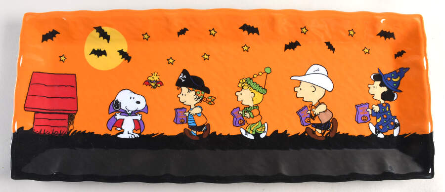 Peanuts Halloween Large Melamine Tray by Zrike-1