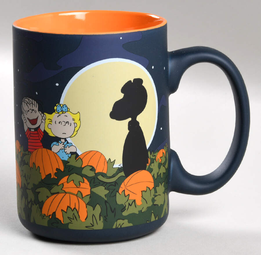 Peanuts Halloween Mug by Zrike-1