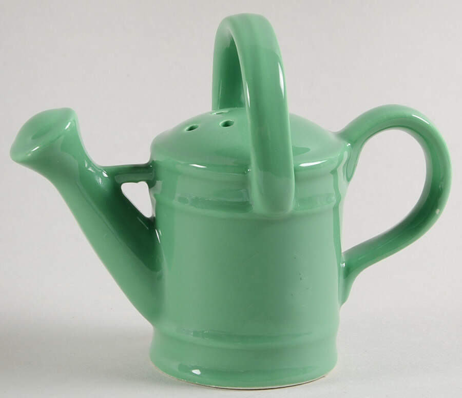 Peter Rabbit Classic Figural Pepper Shaker by Zrike-1