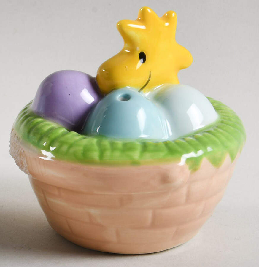 Peanuts Easter Figural Salt Shaker by Zrike-1