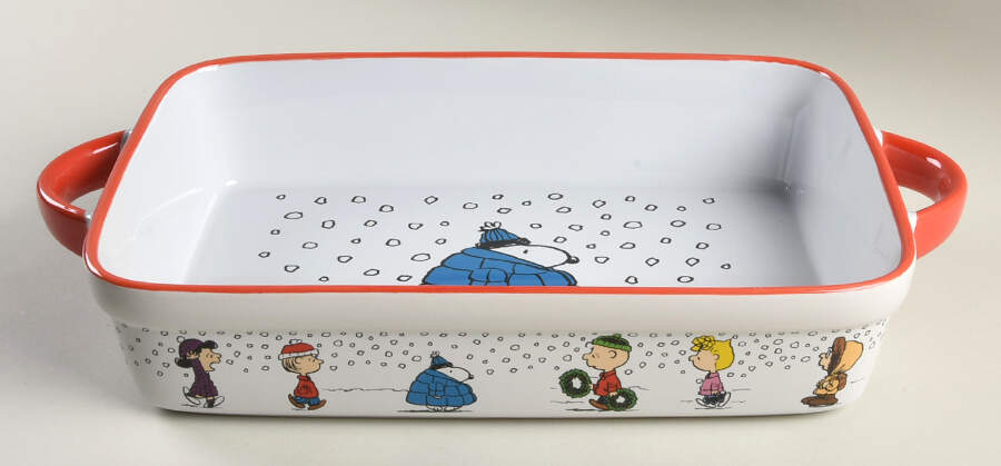 Peanuts Christmas 15" Rectangular Baker by Zrike-1