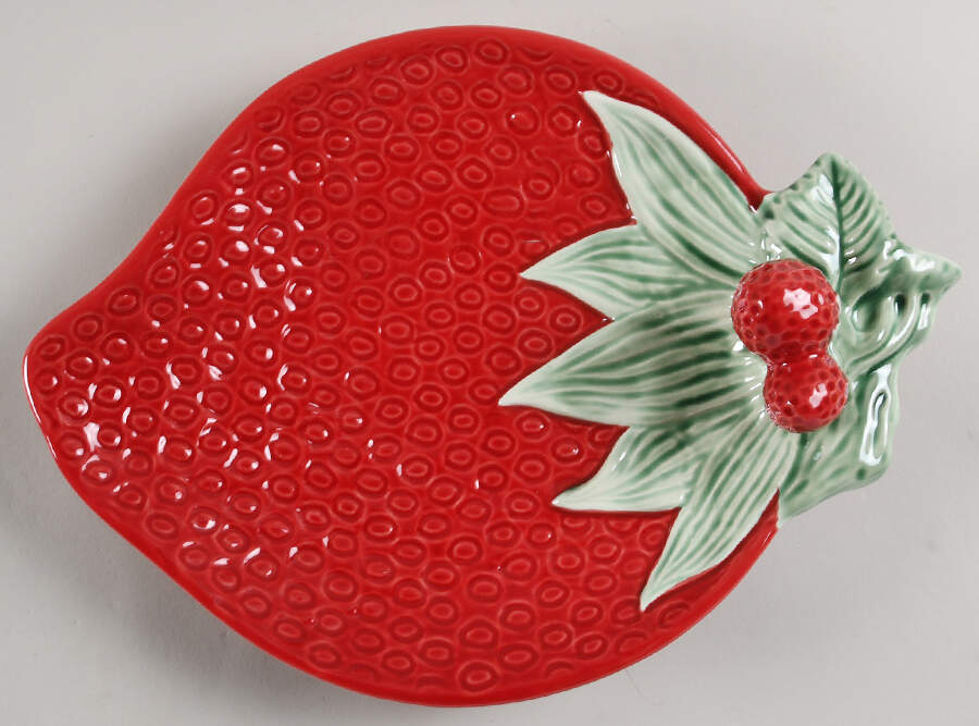 Strawberry Fields 13" Figural Serving Tray by Zrike-1