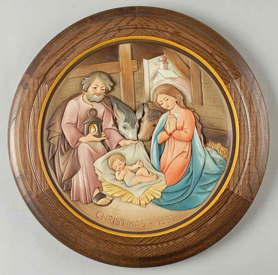 Anri Christmas Plate Unto Us A Child Is Born - Boxed by Anri-1