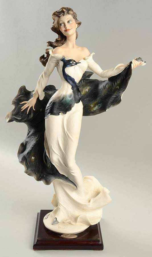 Avantgarde Lady Wynne - No Box by Armani-1