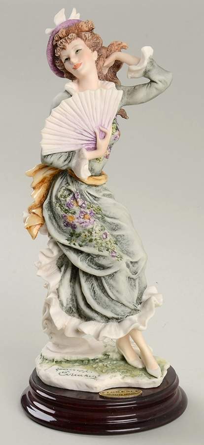 Figurine of the Year 1998-Violet - No Box by Armani-1