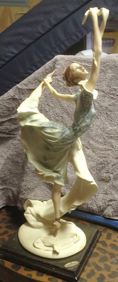 Ballet Pirouette - No Box by Armani-1
