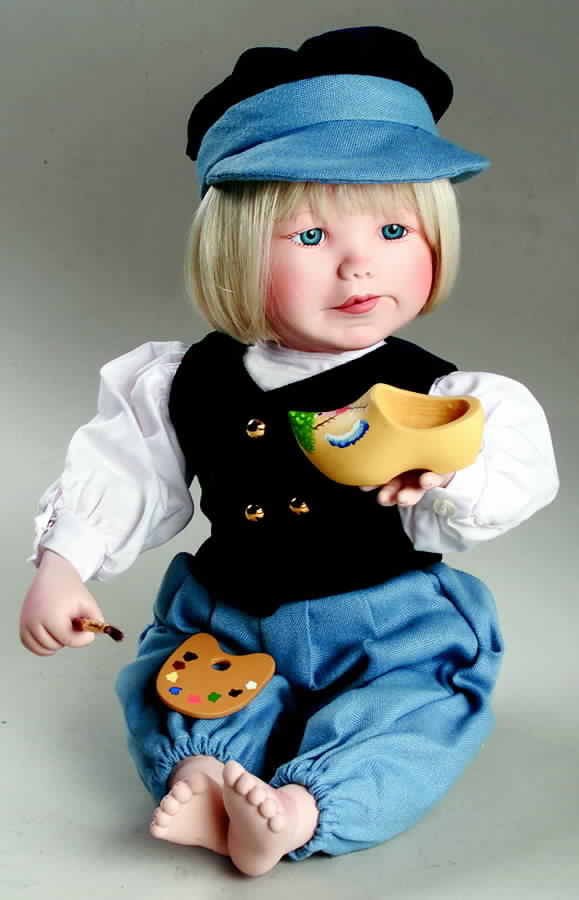 International Festival of Toys & Tots Hans-Holland - Boxed by Ashton Drake-1