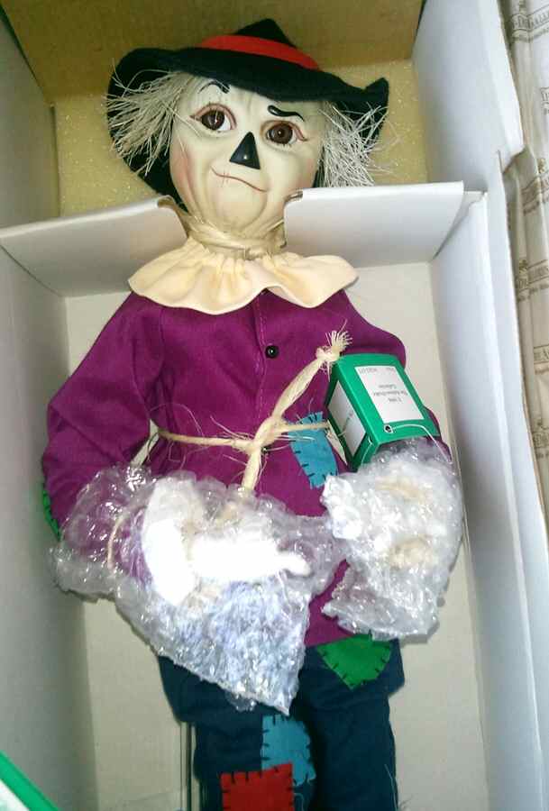 The Wizard of Oz Scarecrow - No Box by Ashton Drake-1