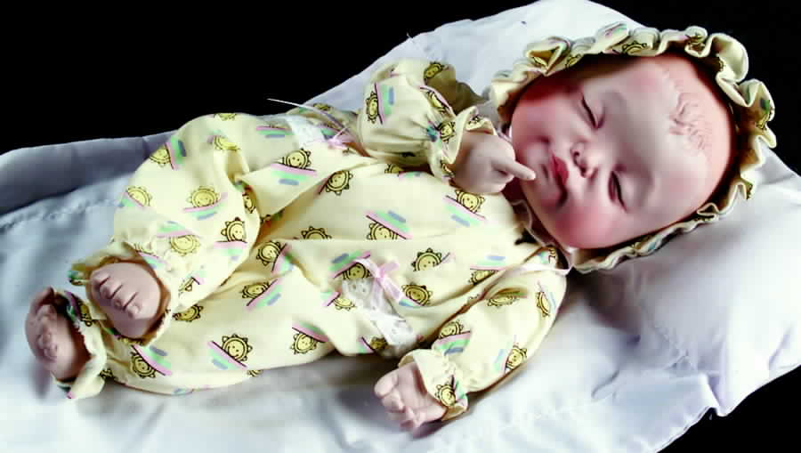Yolanda's Lullaby Babies Bonnie-You're My Sunshine - Boxed by Ashton Drake-1