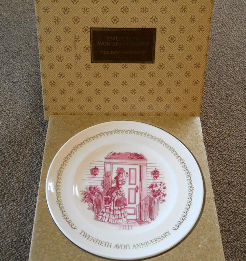 Avon Plates Twentieth Anniversary - Boxed by Avon-1