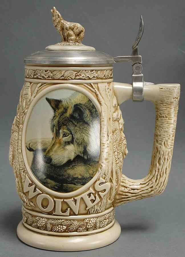 Avon Steins North American Wolf - Boxed by Avon-1