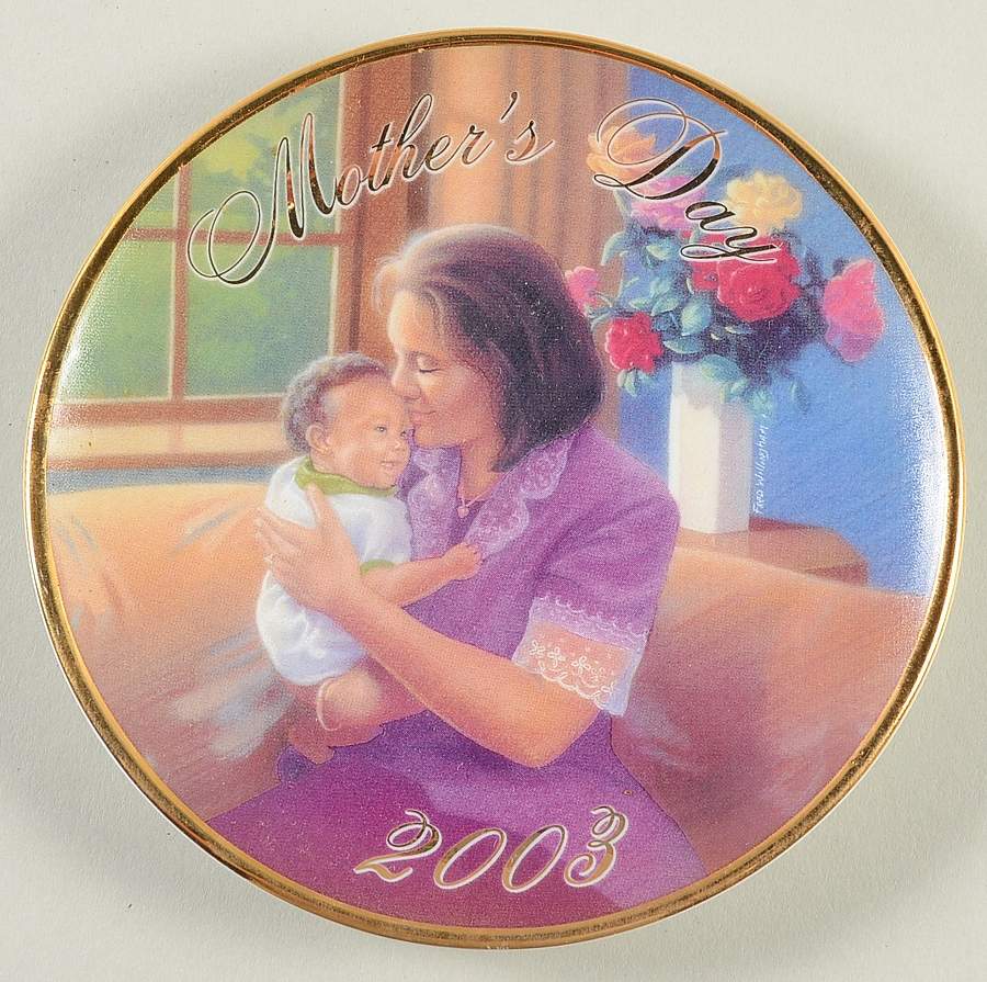 Mother's Day Held In Loving Arms-Spanish - Boxed by Avon-1