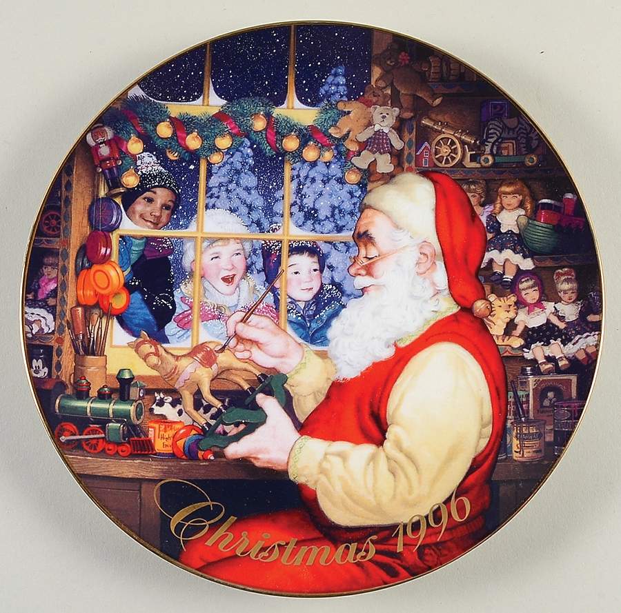 Christmas Plate Santa's Loving Touch - Boxed by Avon-1