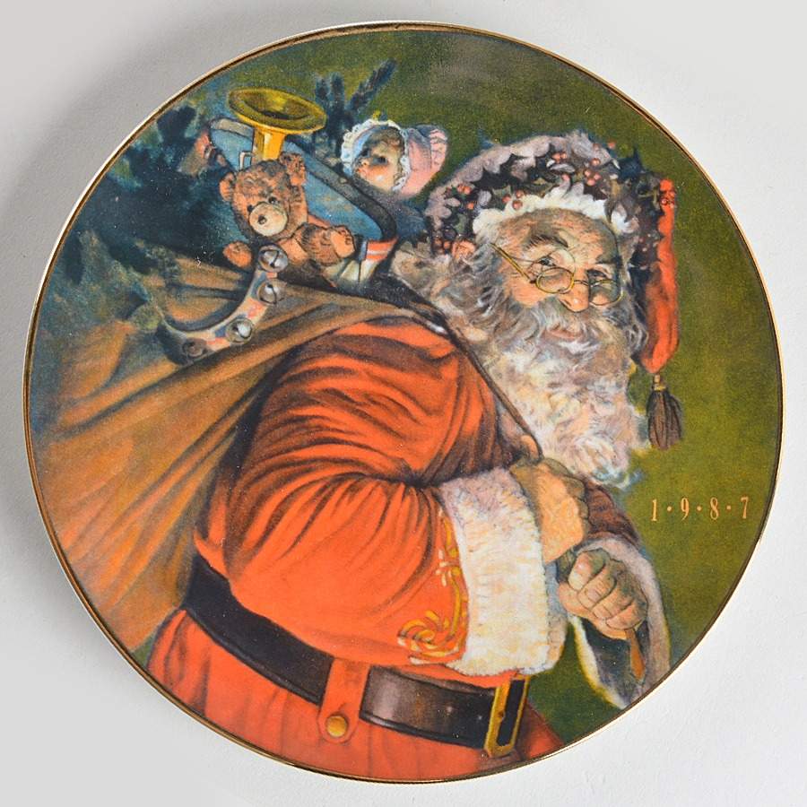 Christmas Plate Magic That Santa Brings - Boxed by Avon-1