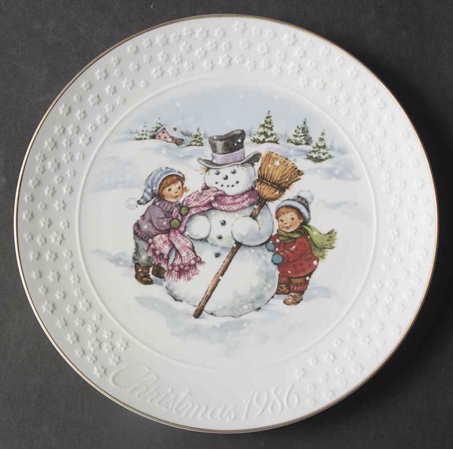 Christmas Plate A Childs Christmas-Color - Boxed by Avon-1