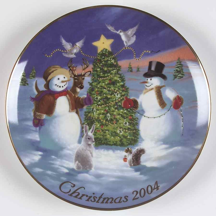 Christmas Plate Trimming The Tree With Friends - No Box by Avon-1