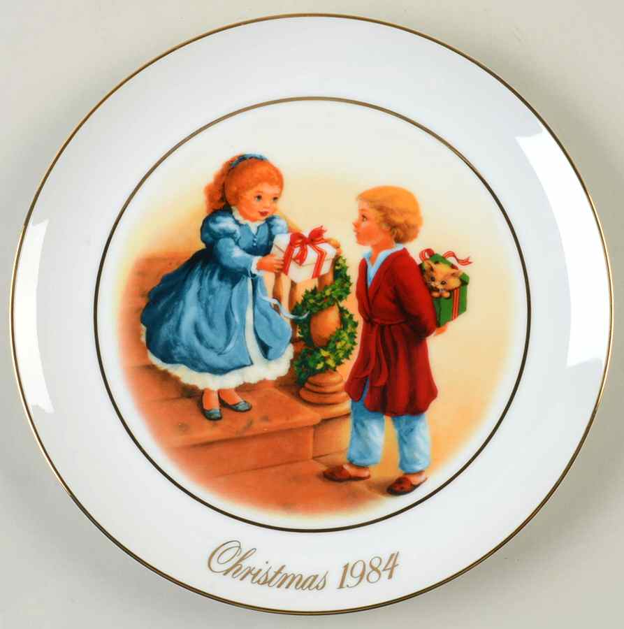 Christmas Plate Celebrating The Joy Of Giving - Boxed by Avon-1