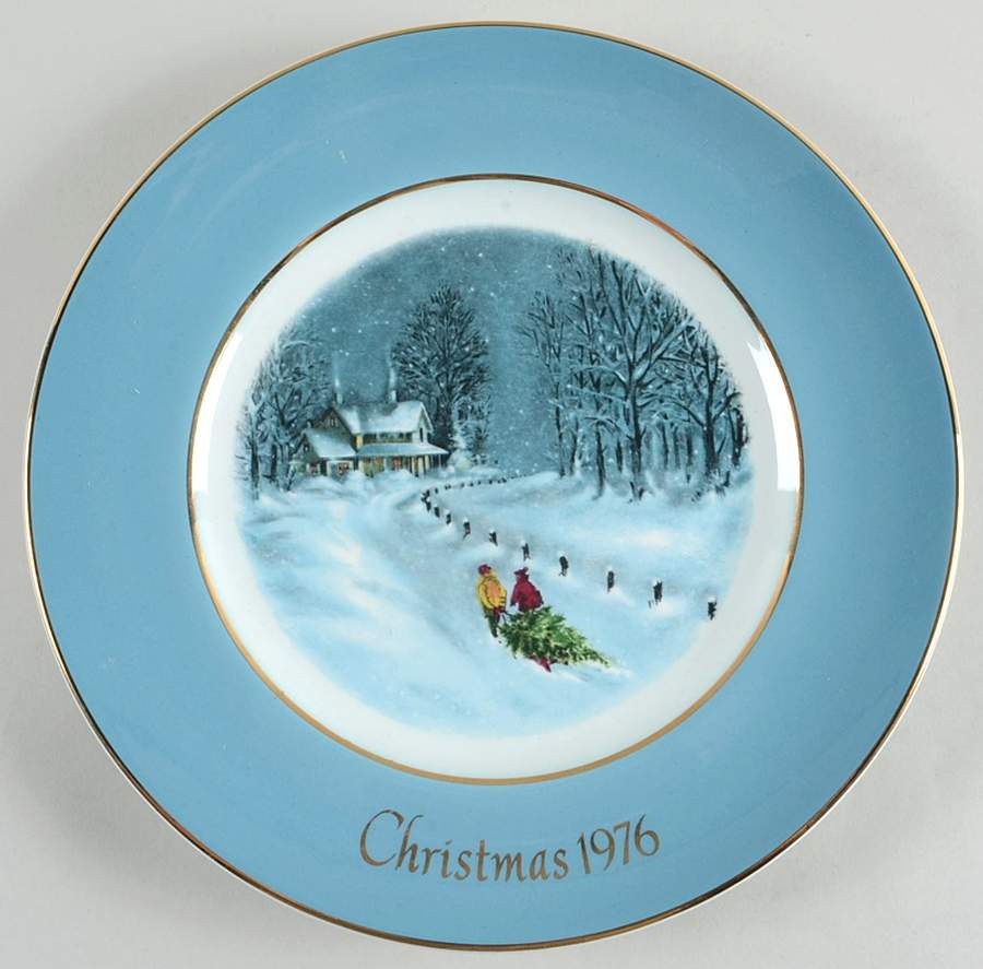 Christmas Plate Bringing Home The Tree - Boxed by Avon-1