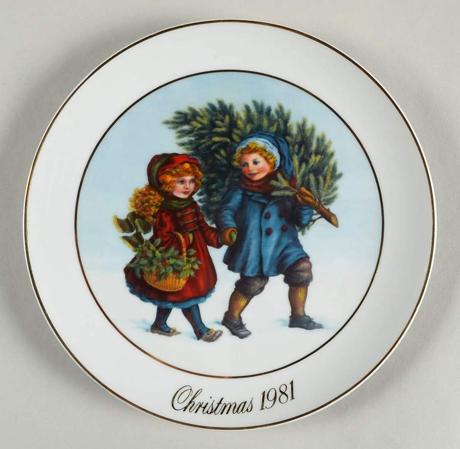 Christmas Plate Sharing The Christmas Spirit - Boxed by Avon-1