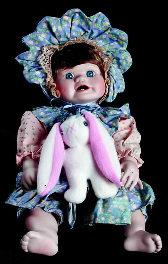 Holly Hunt's Bonnet Babies Susie-Some Bunny Loves Me - No Box by Ashton Drake-1
