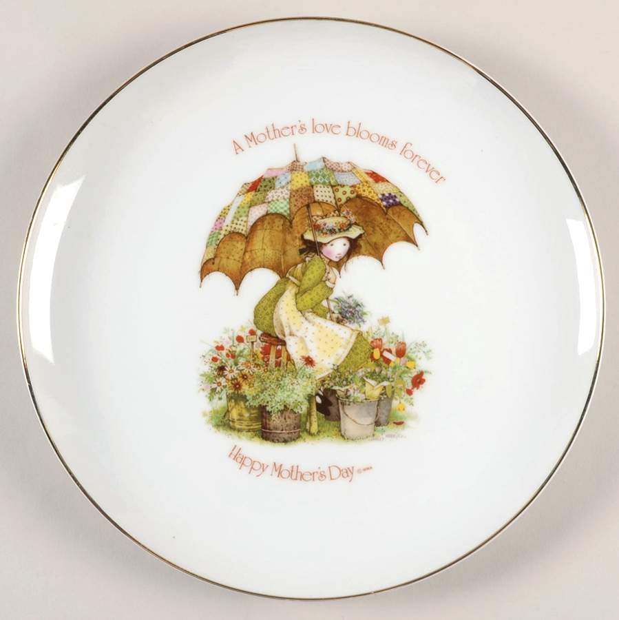 Holly Hobbie-Mother's Day Plate Mother's Love Blooms Forever - No Box 76a by American Greetings-1