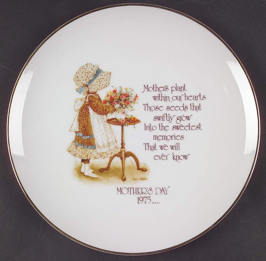 Holly Hobbie-Mother's Day Plate Mothers Plant Within Our Hearts - No Box 75b by American Greetings-1
