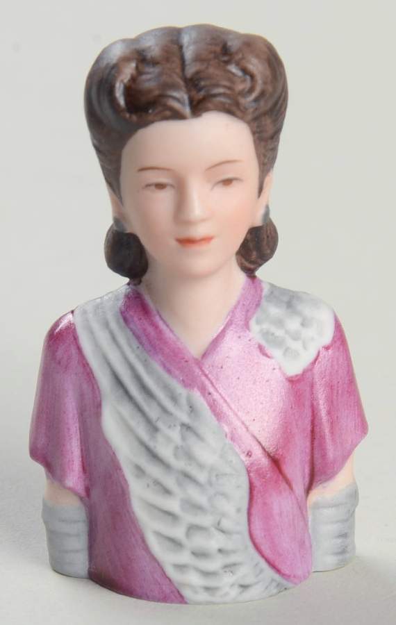 American Fashion-Thimble Circa 1942 Dress - Boxed by Avon-1