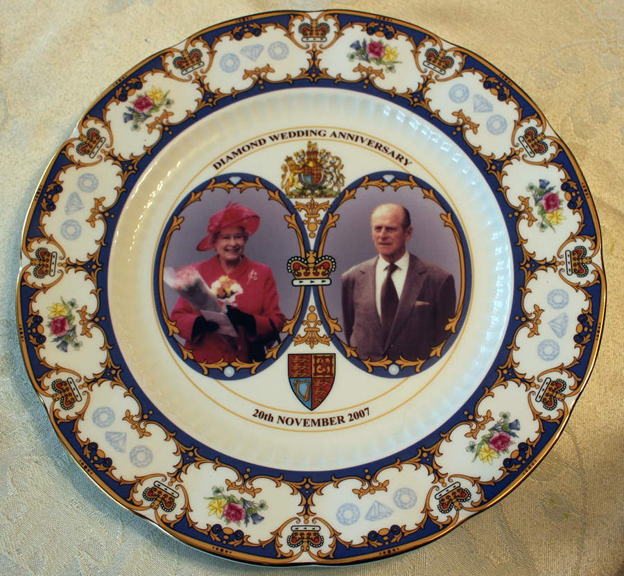 Aynsley Royalty Giftware Elizabeth Ii & Philip 60th Ann Plate - No Box by John  Aynsley & Sons-1