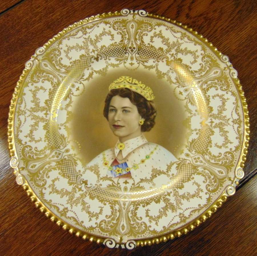 Aynsley Royalty Giftware Elizabeth Ii-Coronation Plate Gold/White - No Box by John  Aynsley & Sons-1
