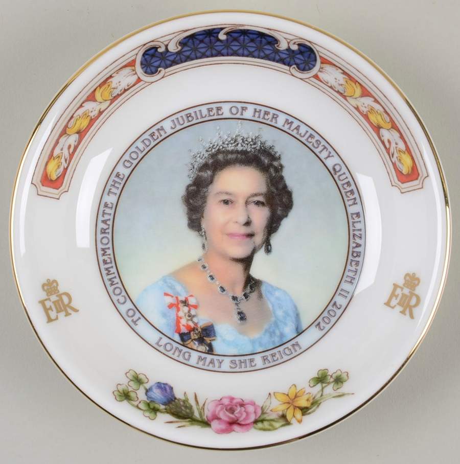 Aynsley Royalty Giftware Elizabeth Ii Golden Jubilee Coaster - No Box by John  Aynsley & Sons-1