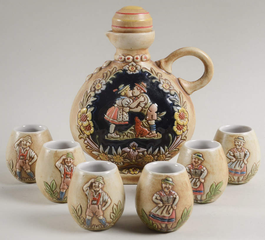 Anheuser Busch Specialty Steins Coracao Decanter-Set Of 7 - No Box by Anheuser-Busch-1