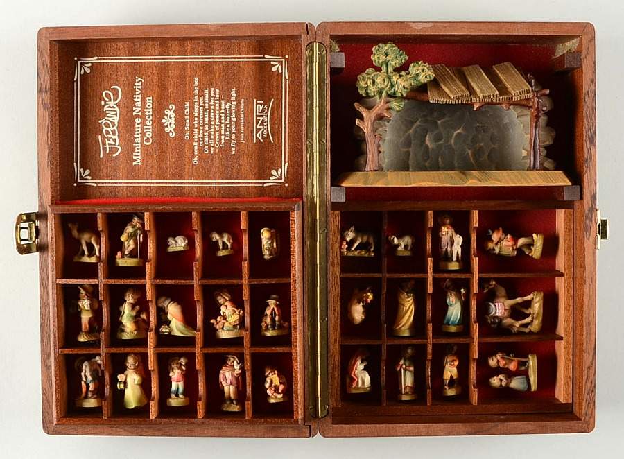 Ferrandiz Miniature Nativity 28 Piece Set With Box - Nativity Set Of 29 by Anri-1