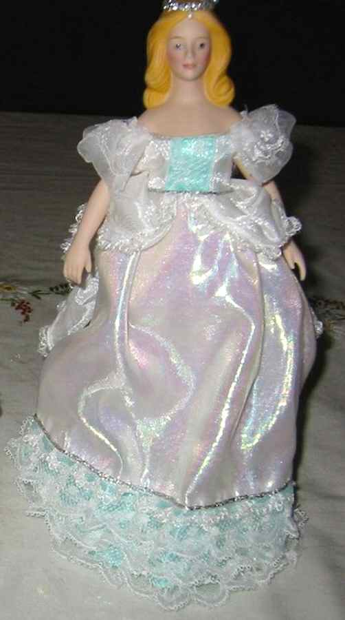 Fairy Tale Doll Snow White - Boxed by Avon-1