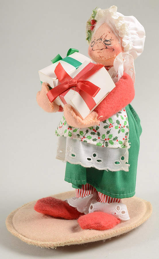 Santa and Mrs Santa Mrs Claus With Presents - No Box by Annalee-1