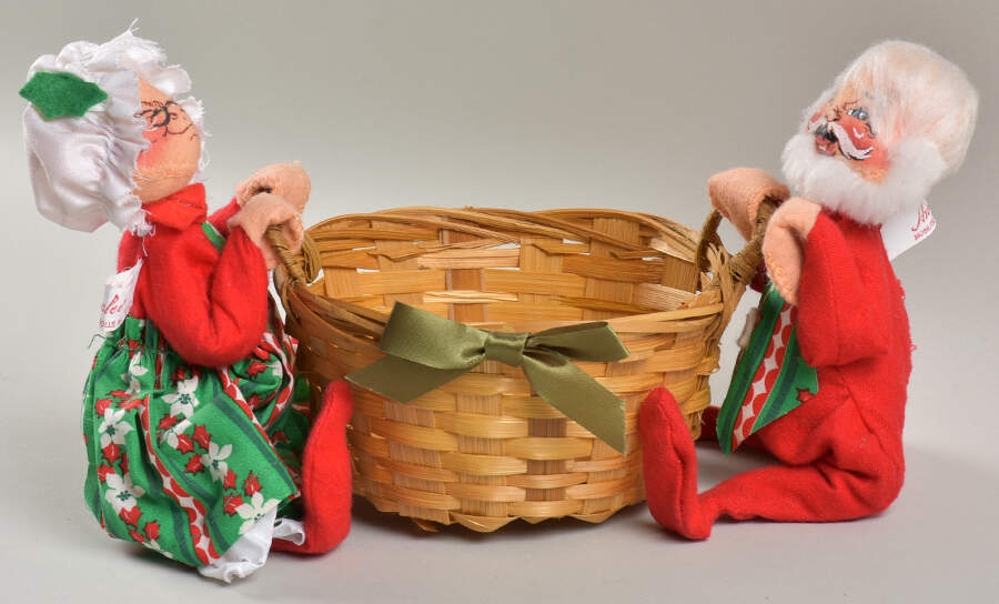 Santa and Mrs Santa Mr And Mrs Santa With Basket - No Box by Annalee-1