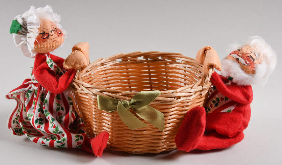 Santa and Mrs Santa Mr And Mrs Santa With Basket - No Box by Annalee-1