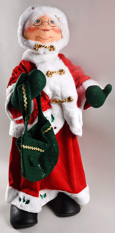 Santa and Mrs Santa Winterberry Mrs Santa - No Box by Annalee-1