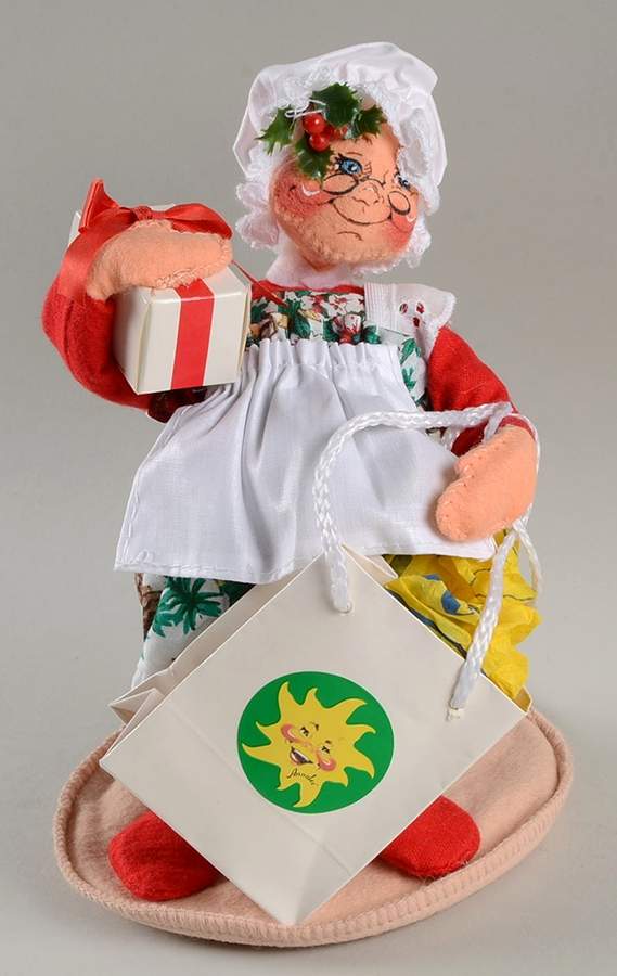 Santa and Mrs Santa Mrs Claus With Gifts - No Box by Annalee-1