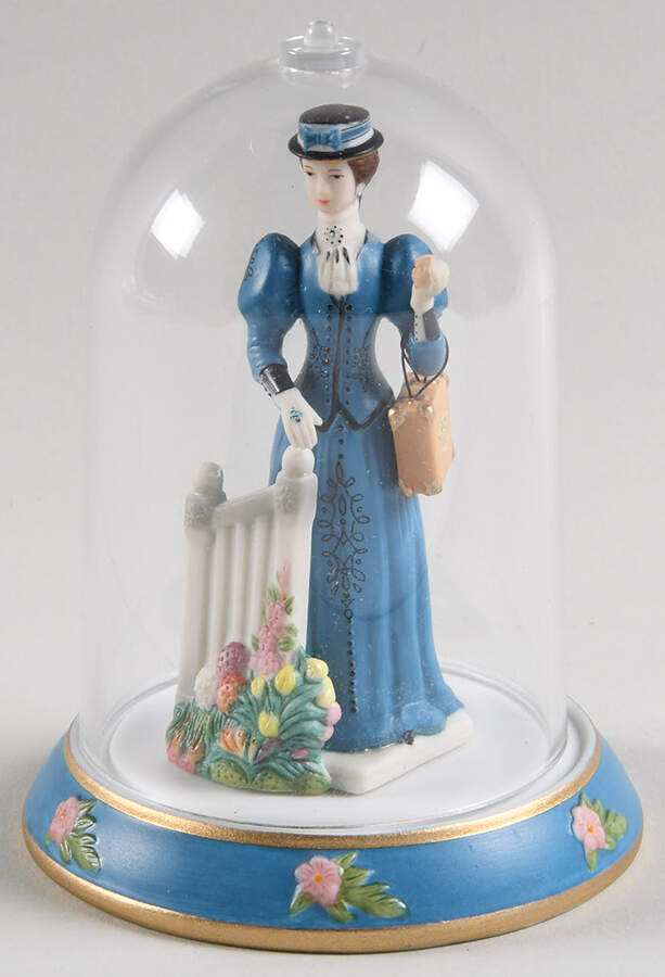 President's Club-Albee Miniature Figurines 2009-Albee Award Figurine - No Box by Avon-1