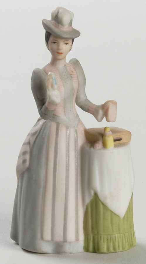 President's Club-Albee Miniature Figurines 1984-Albee Award Figurine - Boxed by Avon-1