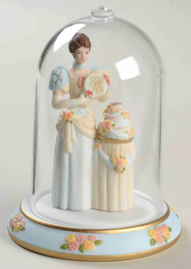 President's Club-Albee Miniature Figurines 2007-Albee Award Figurine - No Box by Avon-1