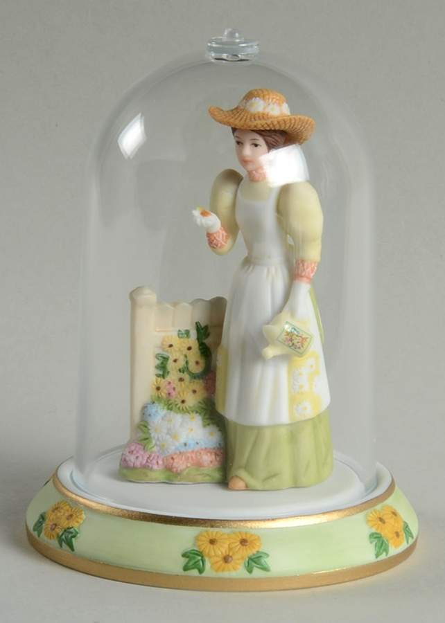 President's Club-Albee Miniature Figurines 2008-Albee Award Figurine - No Box by Avon-1