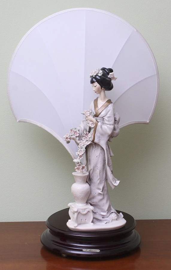 Lamps Oriental Girl With Vase - With Box by Armani-1