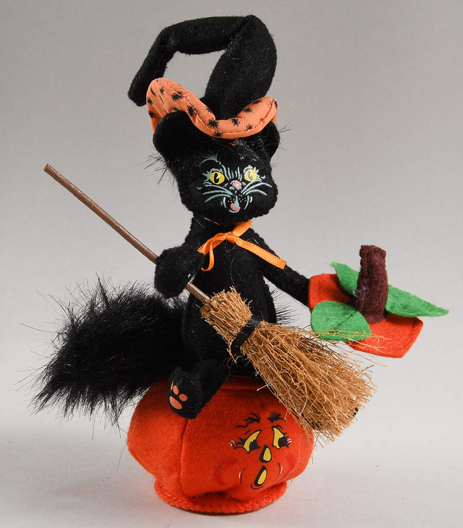 Annalee Halloween Dolls Witch Kitty On Pumpkin - No Box by Annalee-1