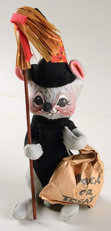 Halloween Mice Witch House With Broom And Bag - No Box by Annalee-1